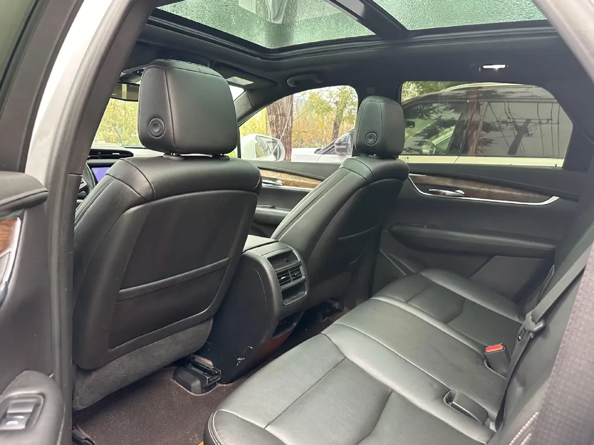 2021 Cadillac XT5 2.0T 237HP L4 9AT,autocango,china used car exporter,china ev exporter,chinese used car exporter,chinese used ev exporter