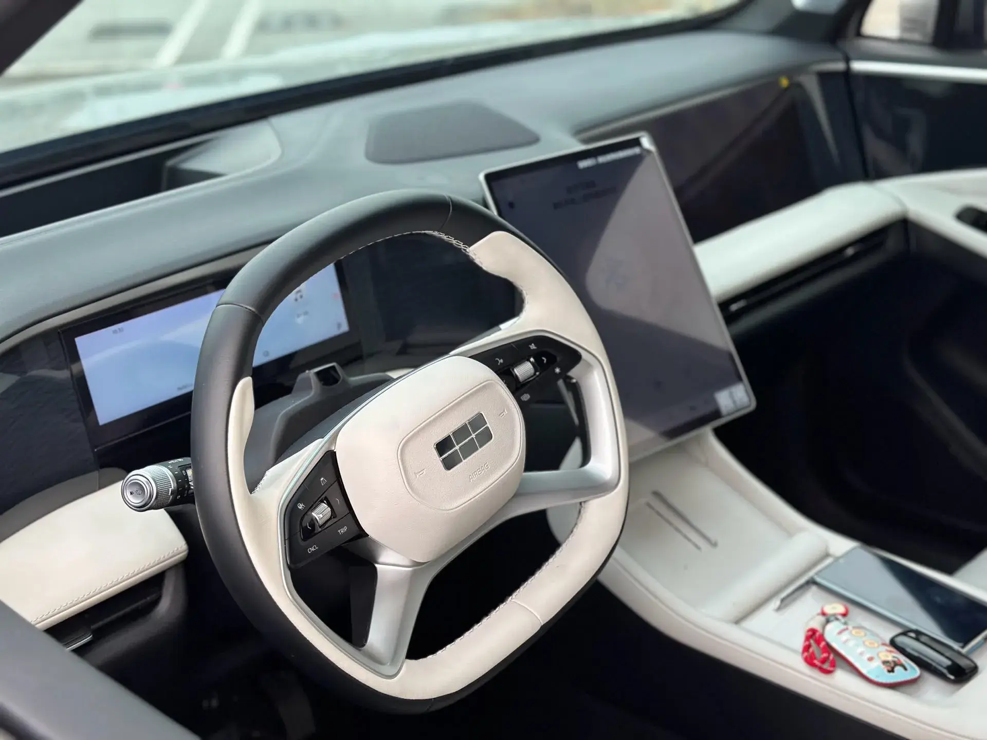 2023 GEELY GALAXY thumbnail 4