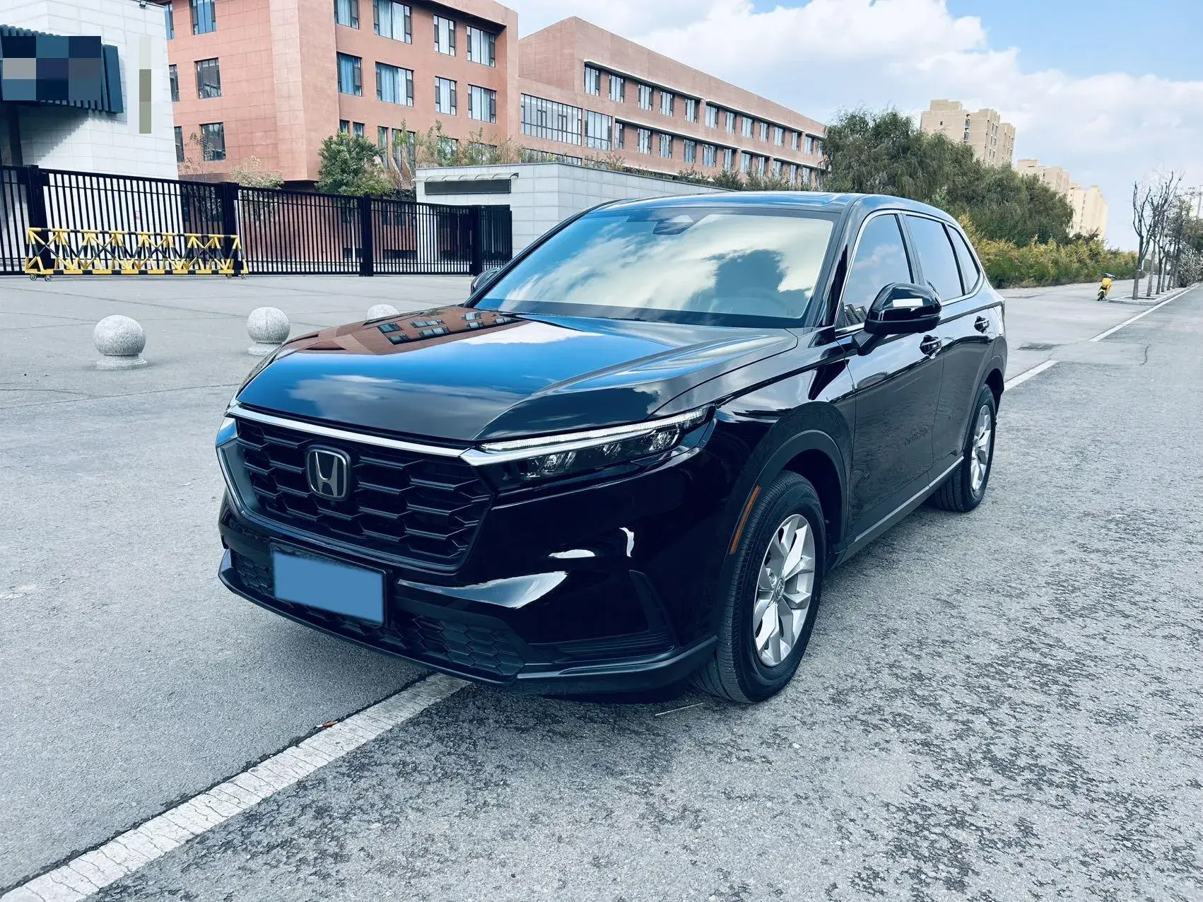 2023 HONDA CR-V view 1