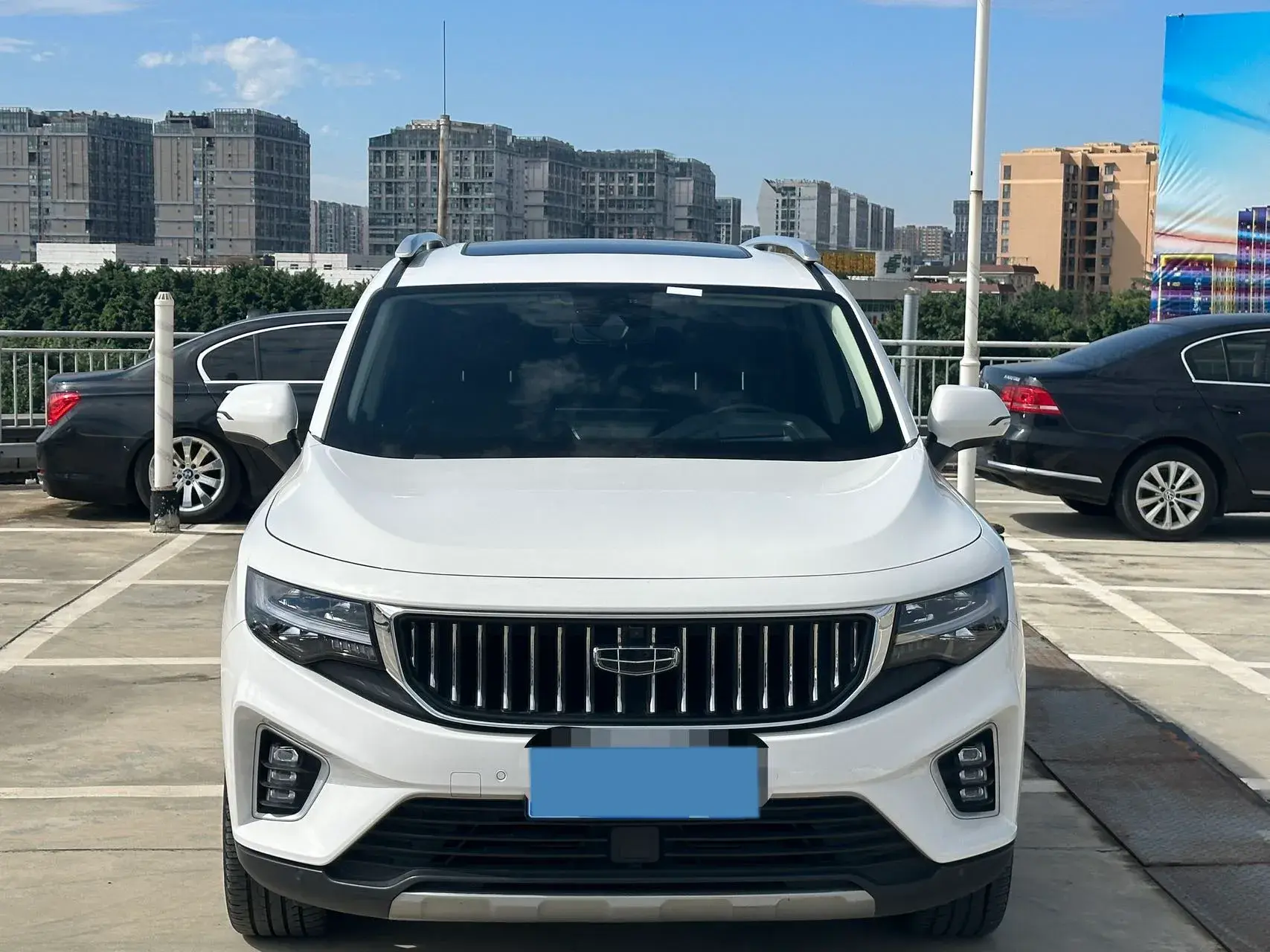 2022 GEELY OKAVANGO thumbnail 2