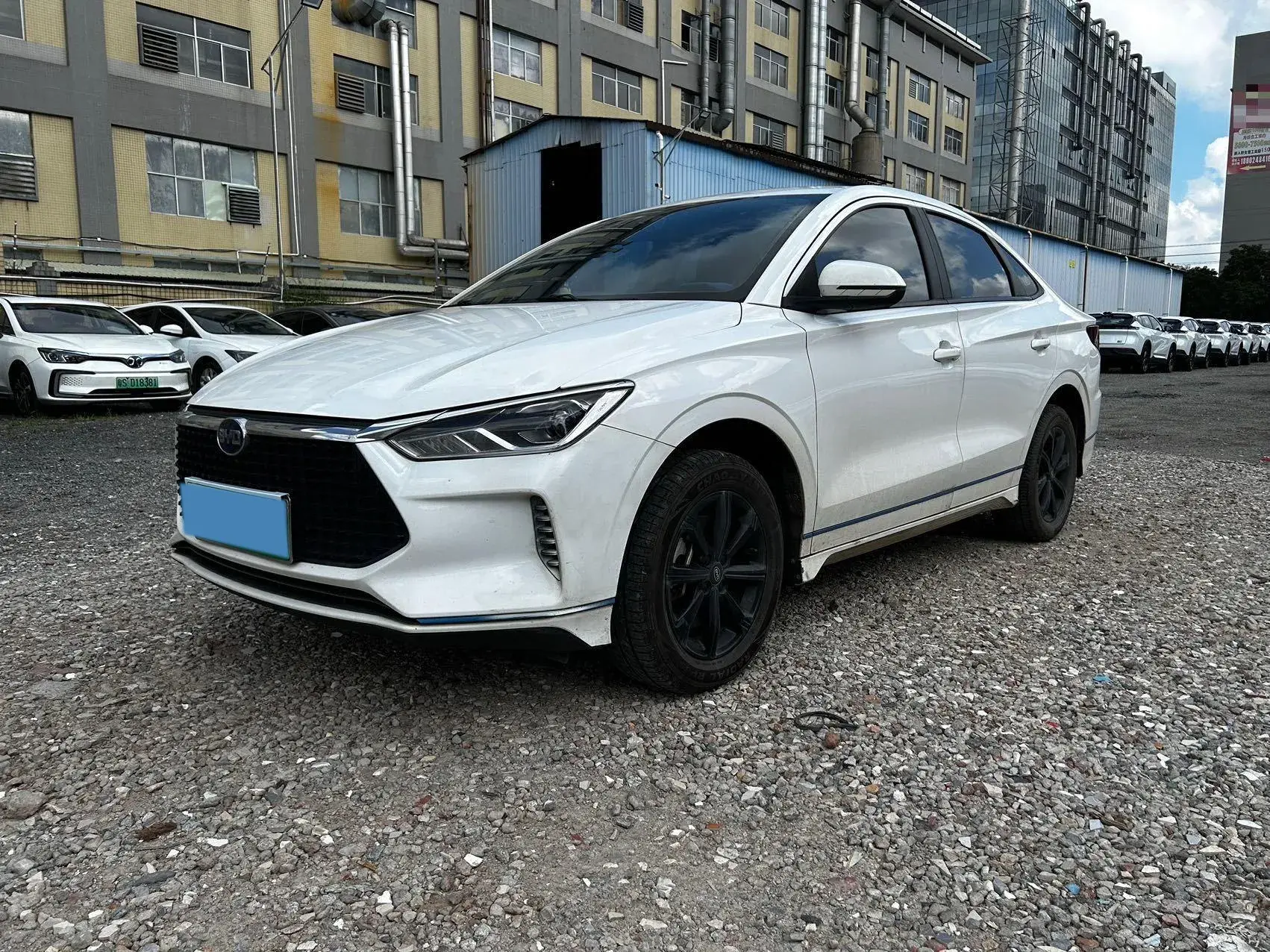 2021 BYD E3 view 1