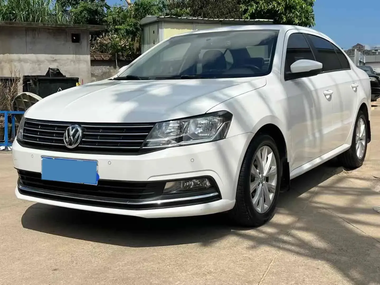 2017 VOLKSWAGEN LAVIDA view 1