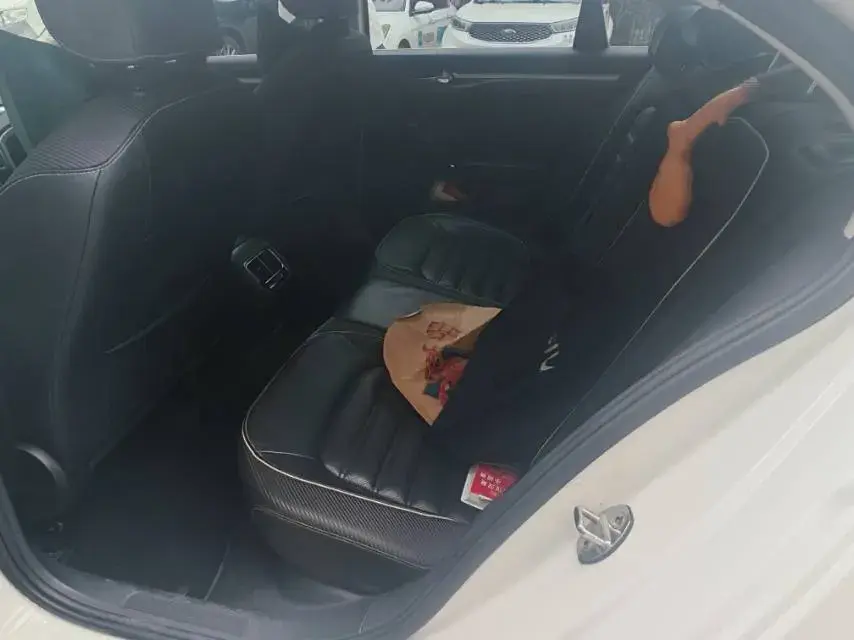 2019 VOLKSWAGEN LAMANDO thumbnail 3