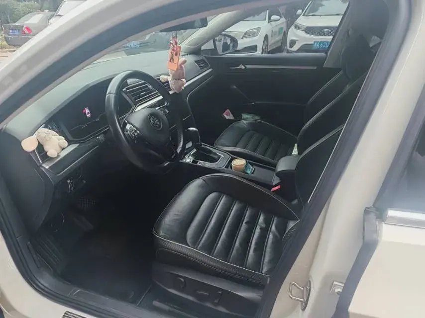 2019 VOLKSWAGEN LAMANDO thumbnail 2