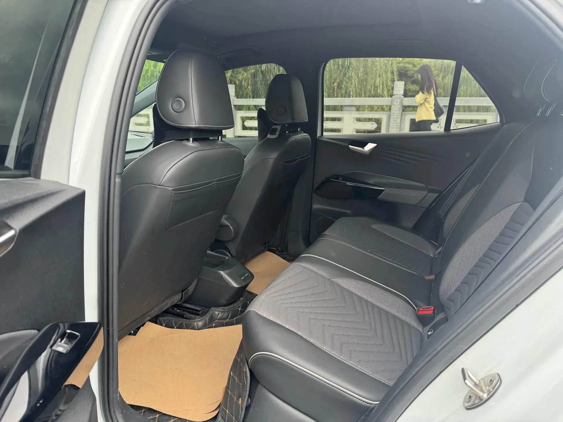 2023 VOLKSWAGEN ID.3 thumbnail 4