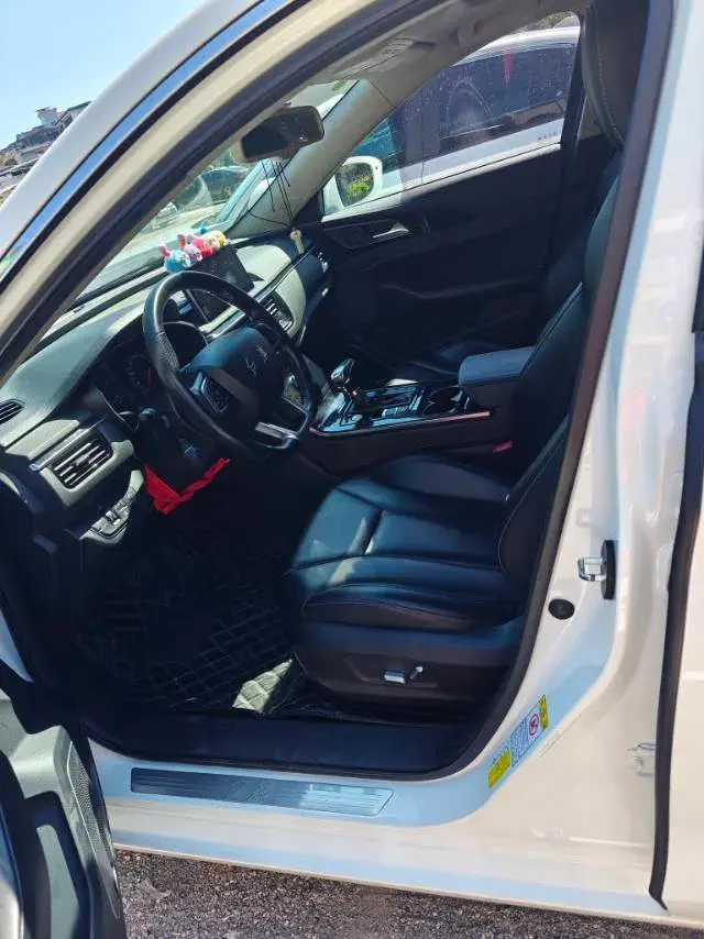 2018 HONGQI H5 thumbnail 4