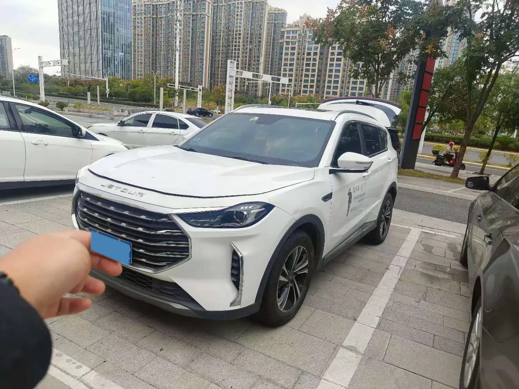 2021 JETOUR X70 view 1