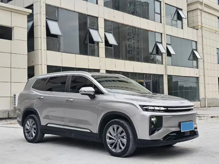 2023 LIVAN 9 thumbnail 3