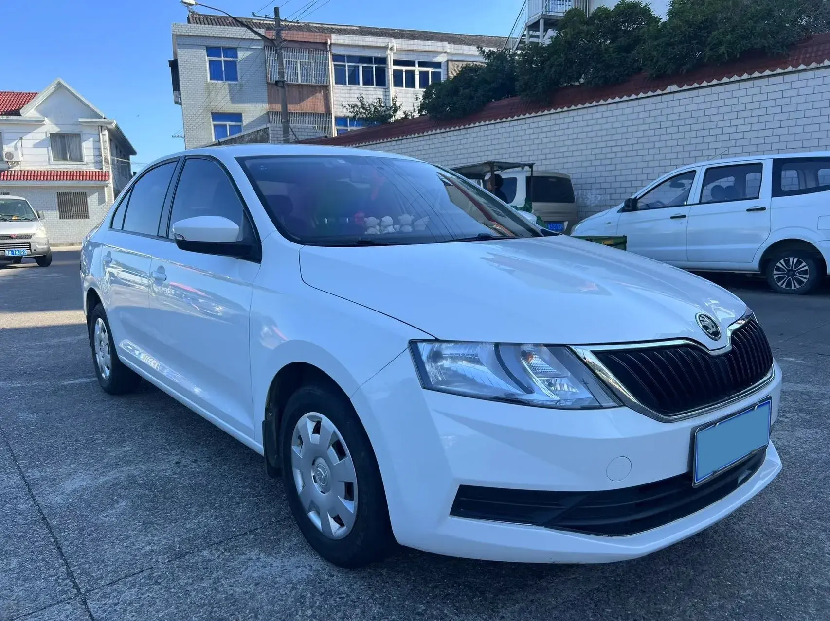2019 SKODA RAPID thumbnail 3