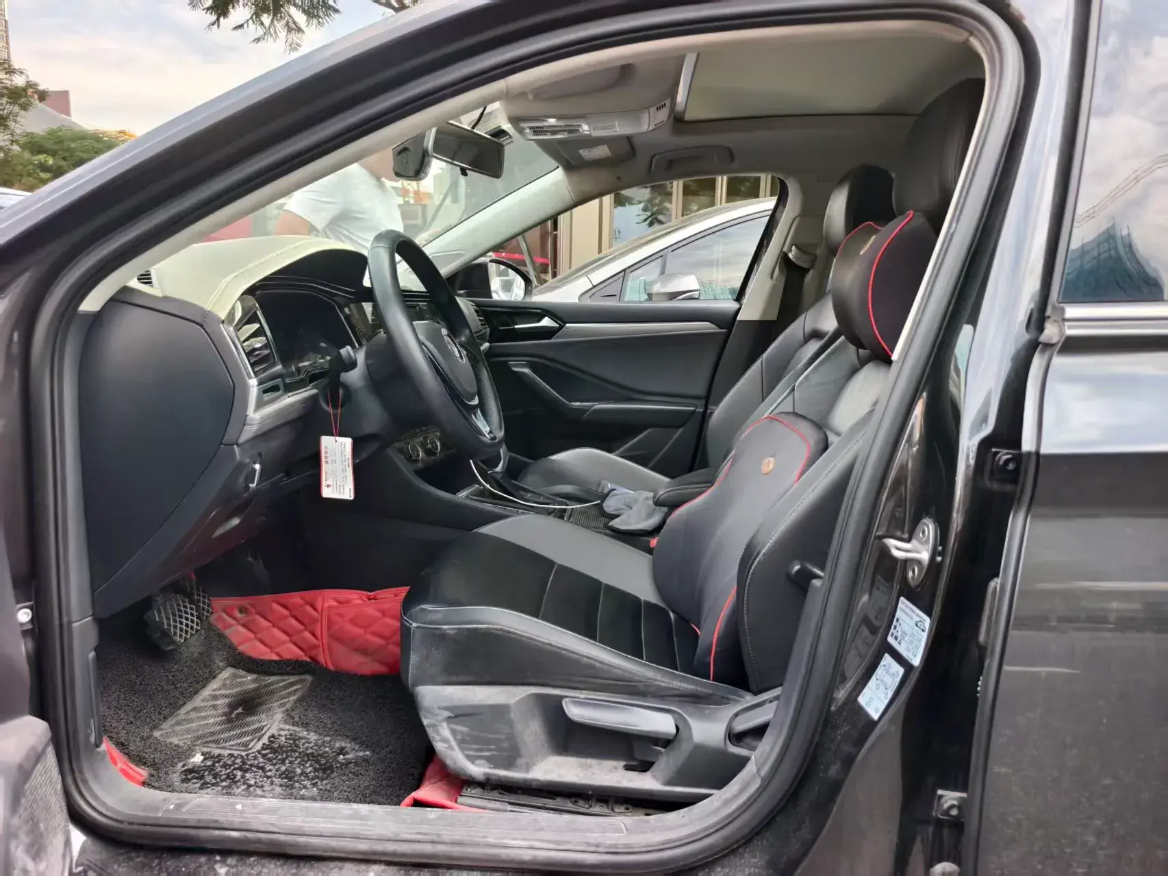 2019 VOLKSWAGEN SAGITAR thumbnail 2