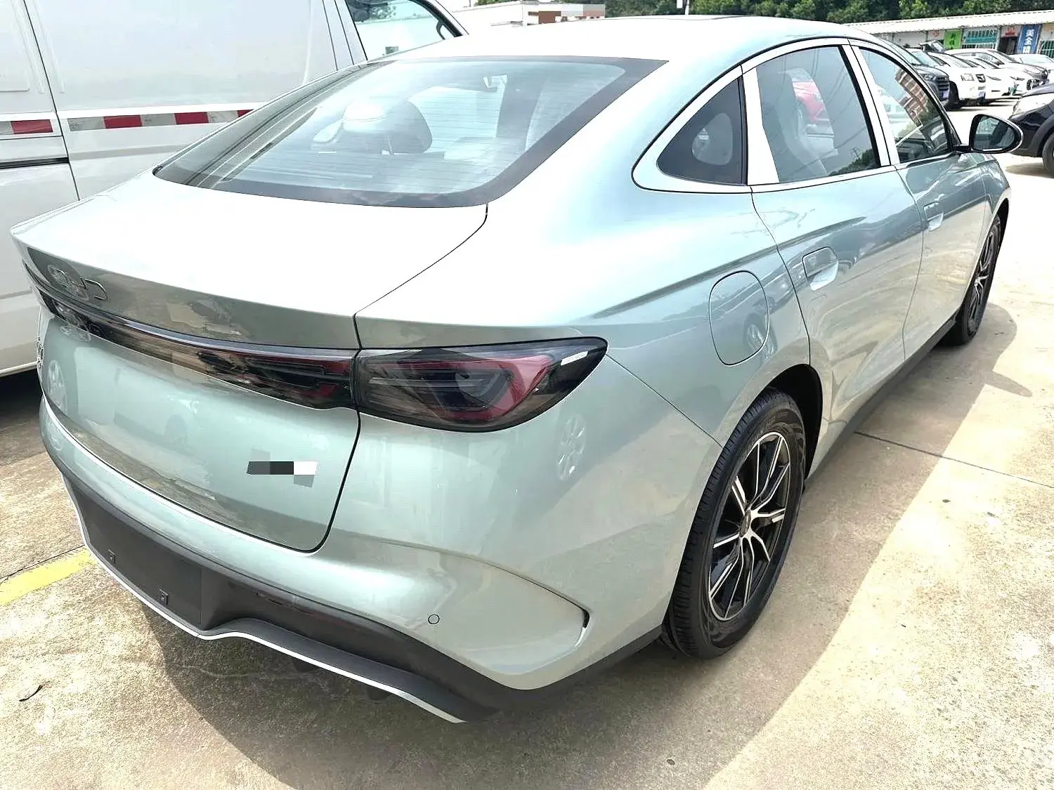 2023 BYD QIN thumbnail 3