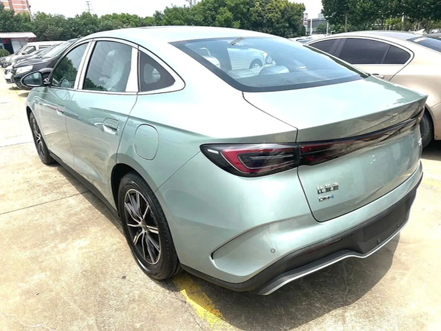 2023 BYD QIN thumbnail 4