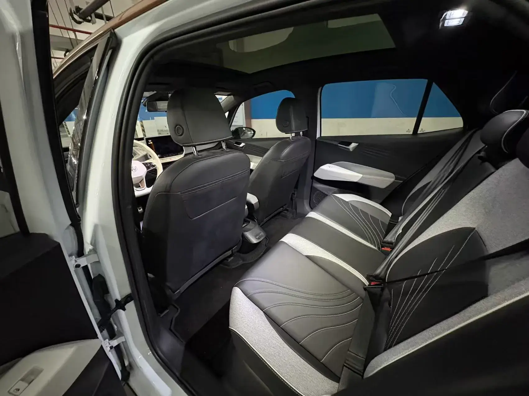 2022 VOLKSWAGEN ID.3 thumbnail 3