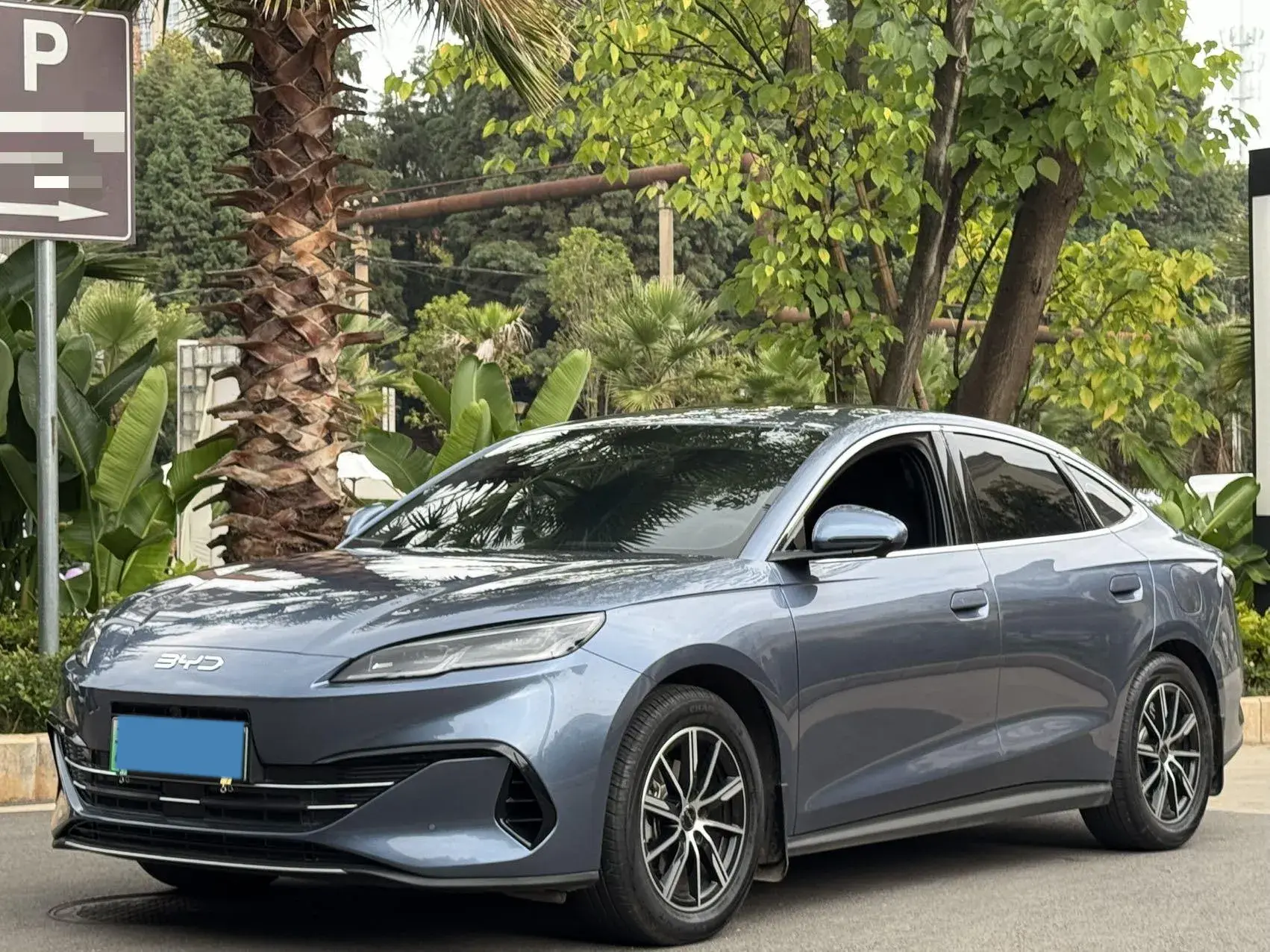 2024 BYD SEAL view 1