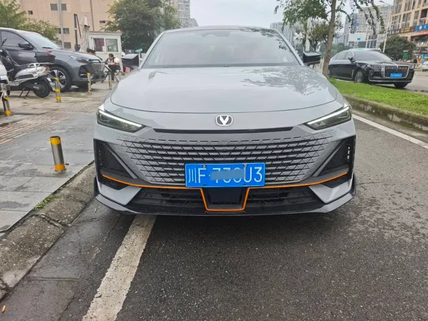 2023 CHANGAN UNI-V thumbnail 2