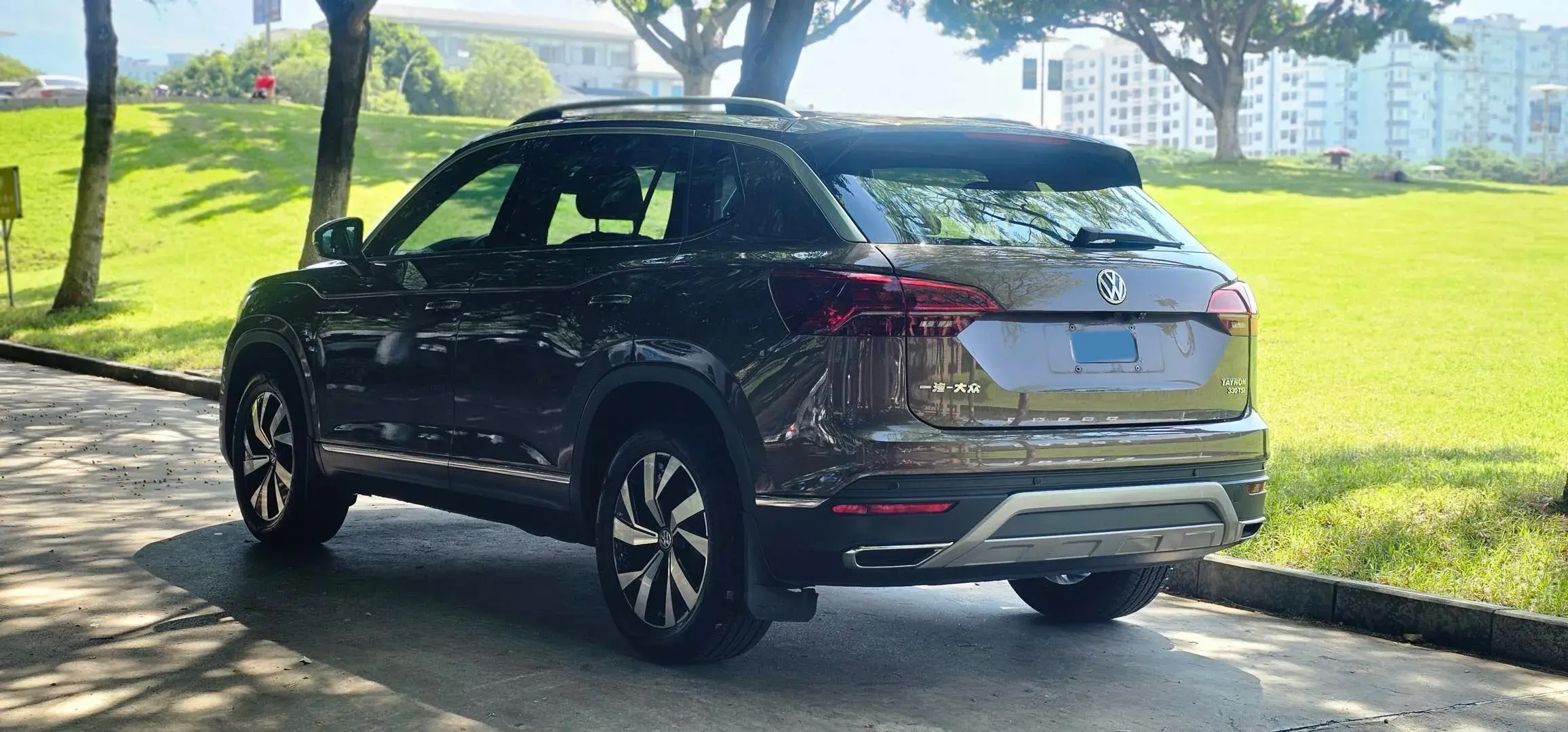 2019 VOLKSWAGEN TAYRON thumbnail 4