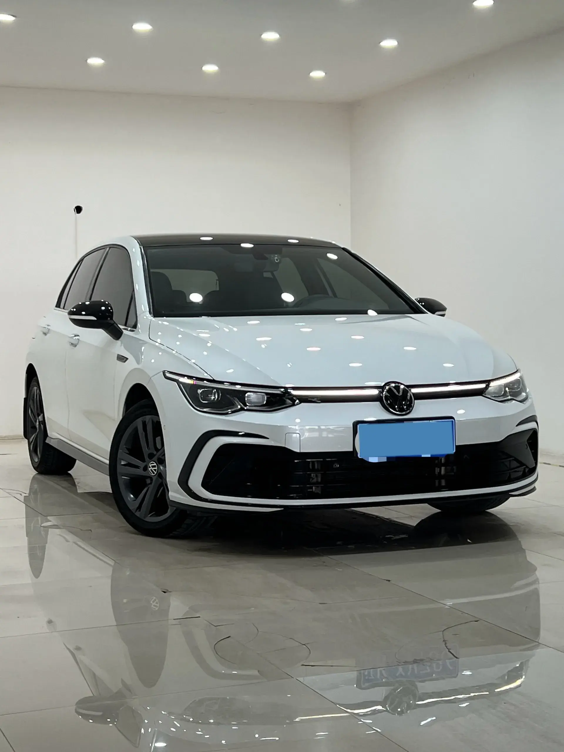 2021 VOLKSWAGEN GOLF thumbnail 3