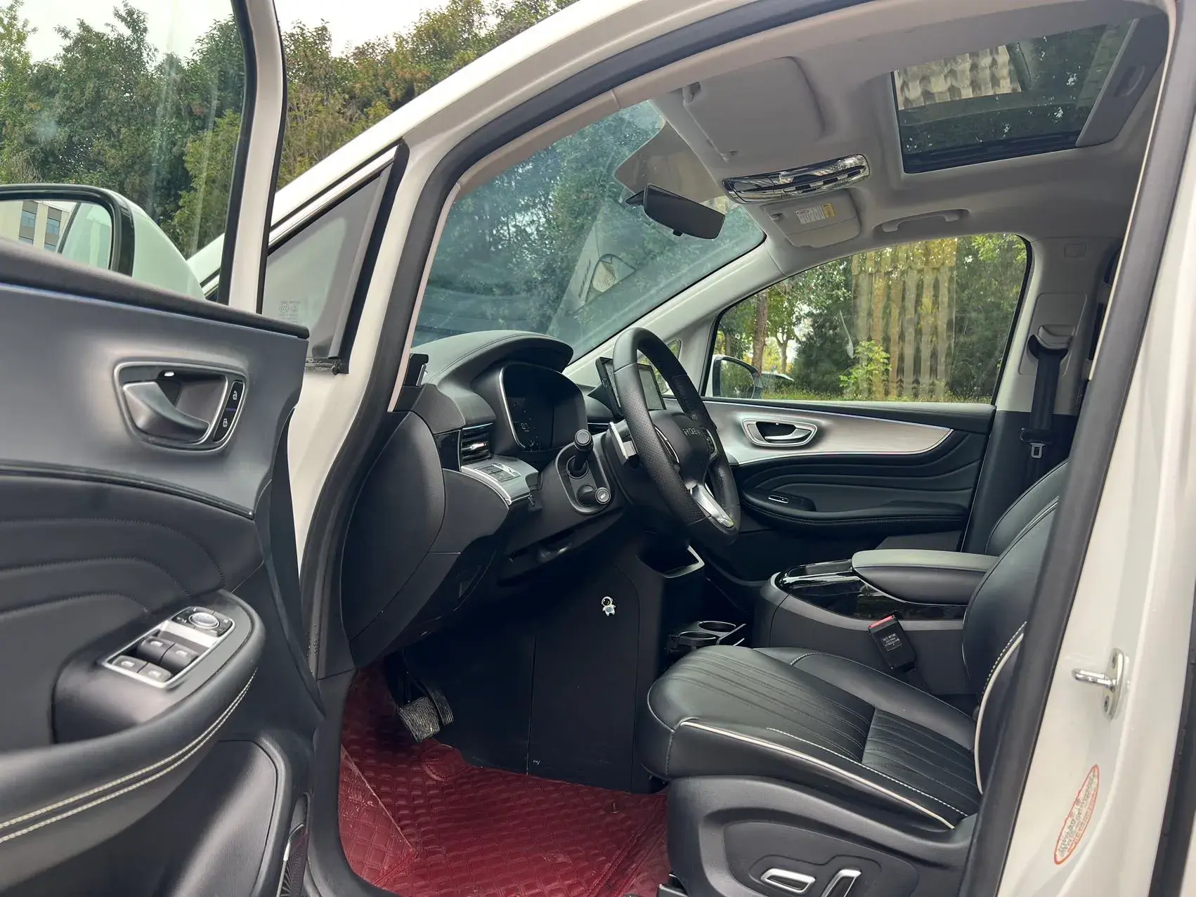 2022 ROEWE IMAX8 thumbnail 4