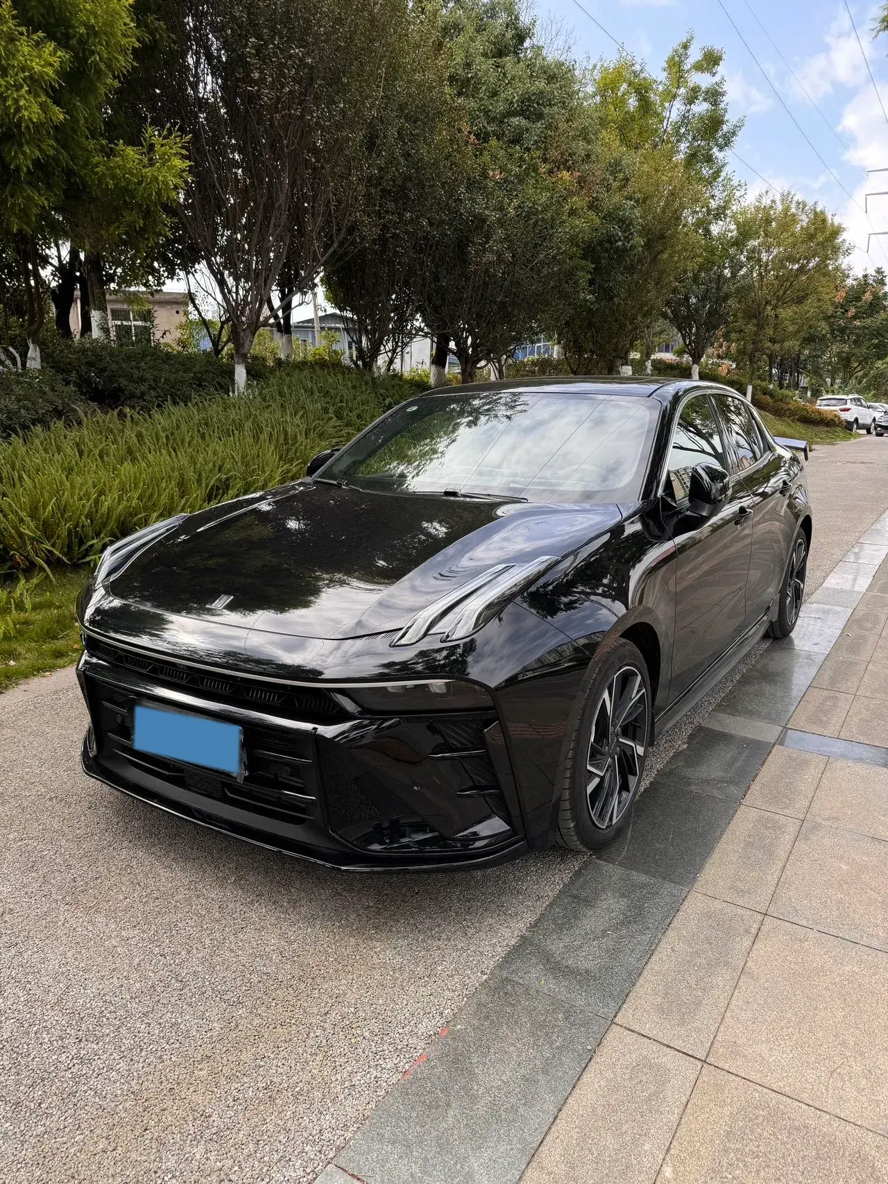 2023 LYNK&CO 03 view 1