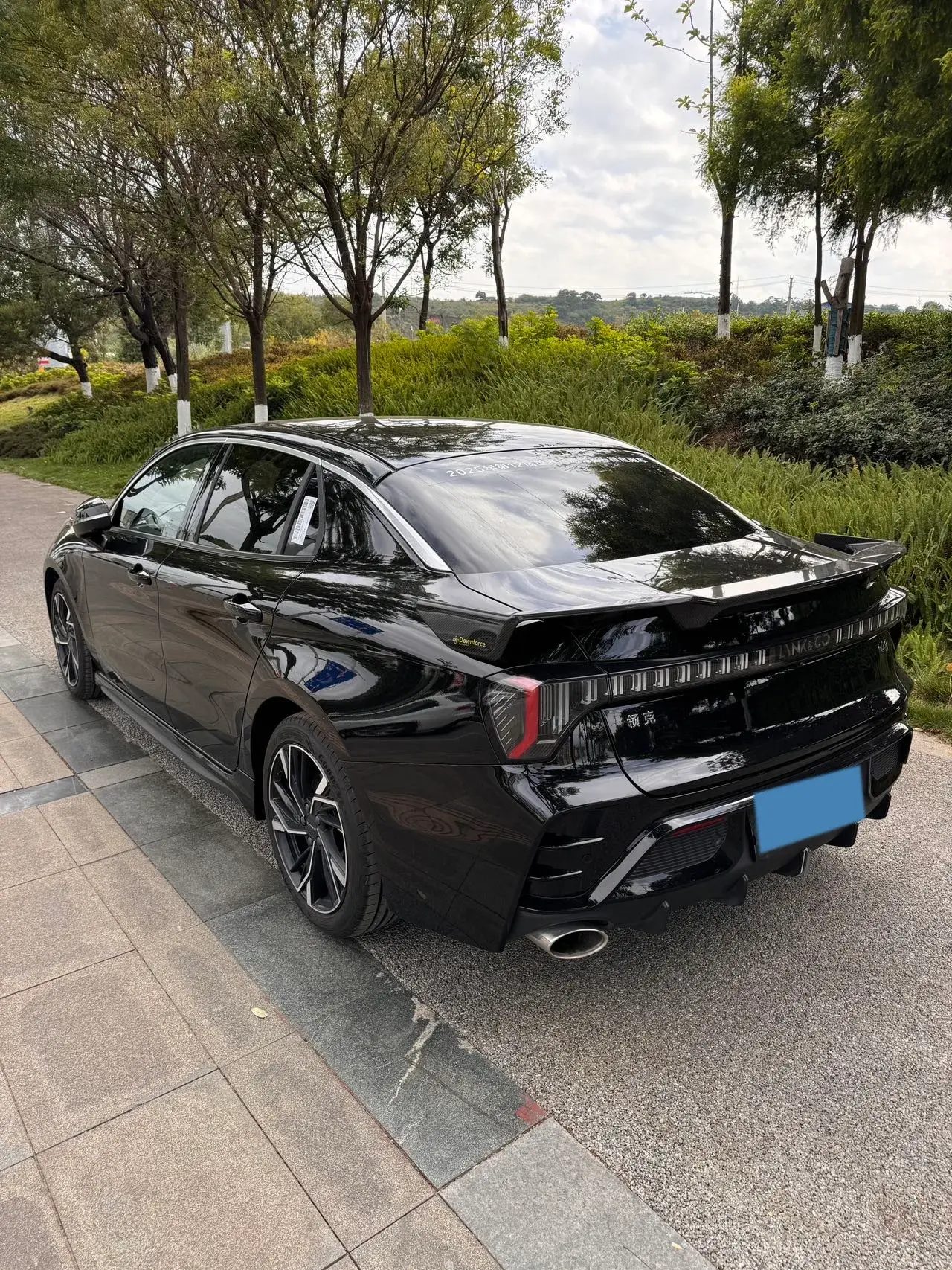 2023 LYNK&CO 03 thumbnail 3