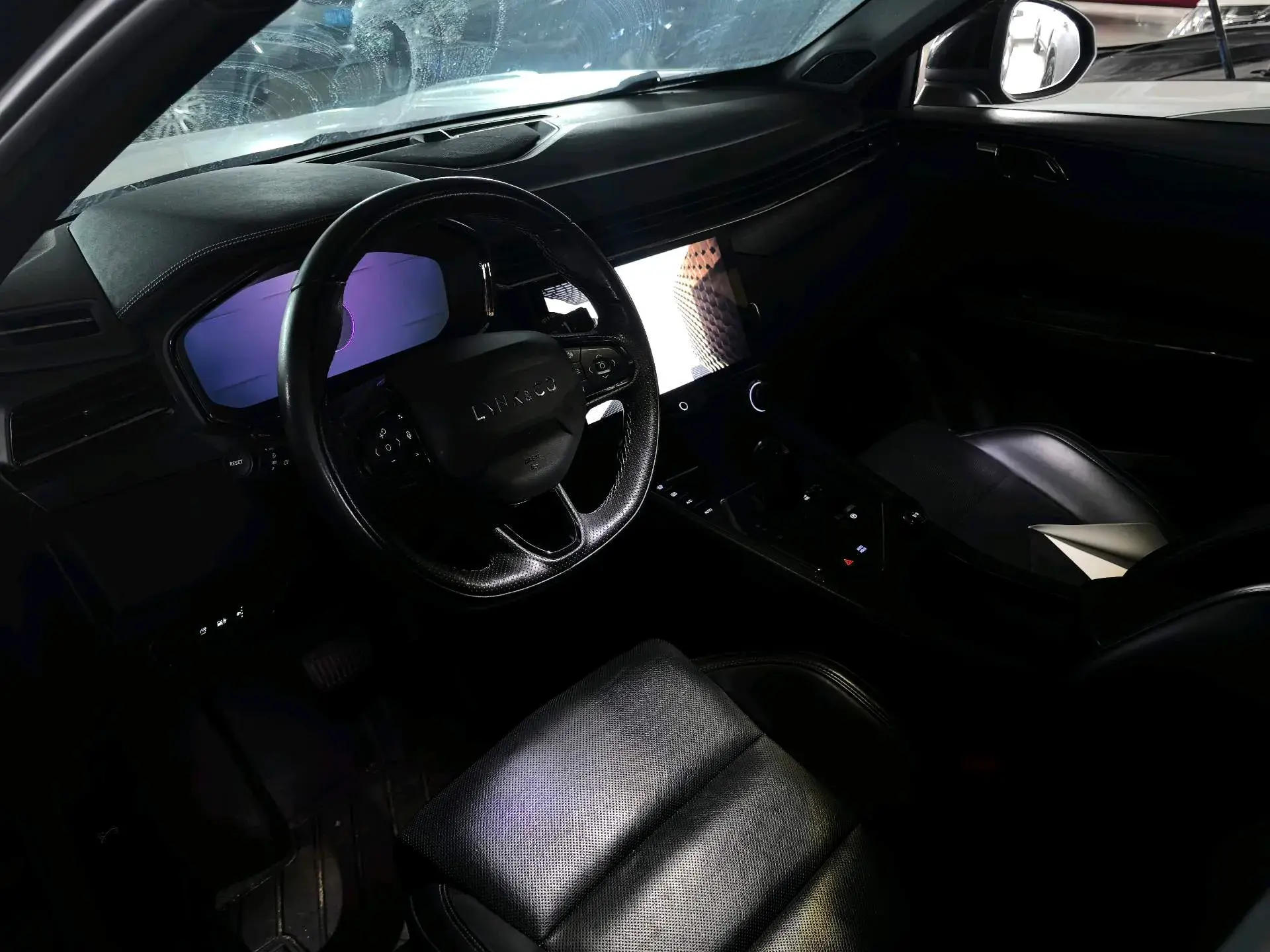 2022 LYNK&CO 01 thumbnail 3