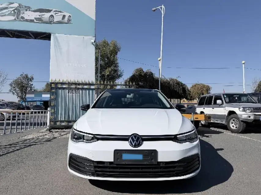 2021 VOLKSWAGEN GOLF thumbnail 2