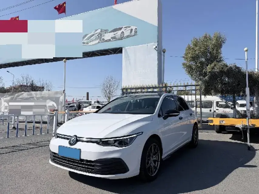 2021 VOLKSWAGEN GOLF view 1