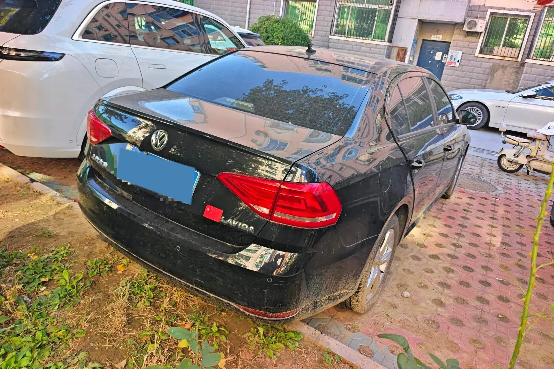 2017 VOLKSWAGEN LAVIDA thumbnail 3