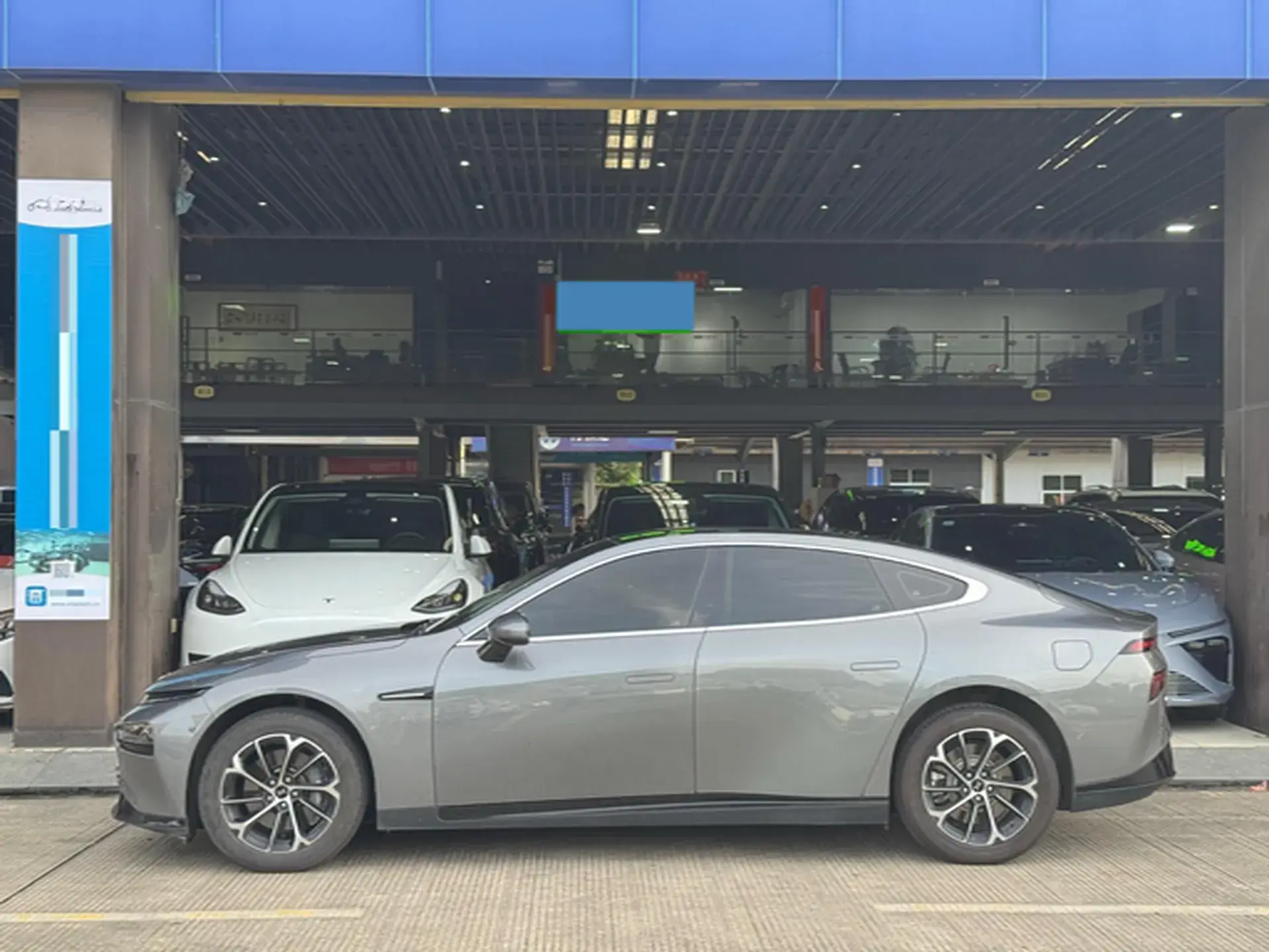 2020 XPENG P7 thumbnail 3