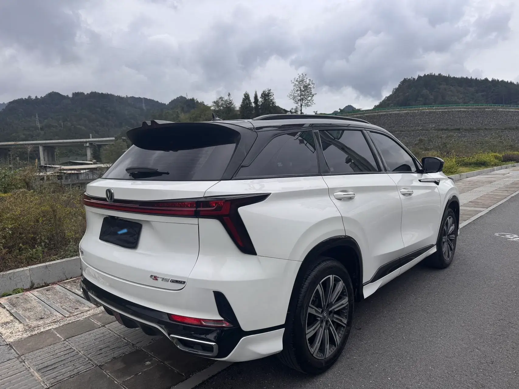 2023 CHANGAN CS75 thumbnail 4