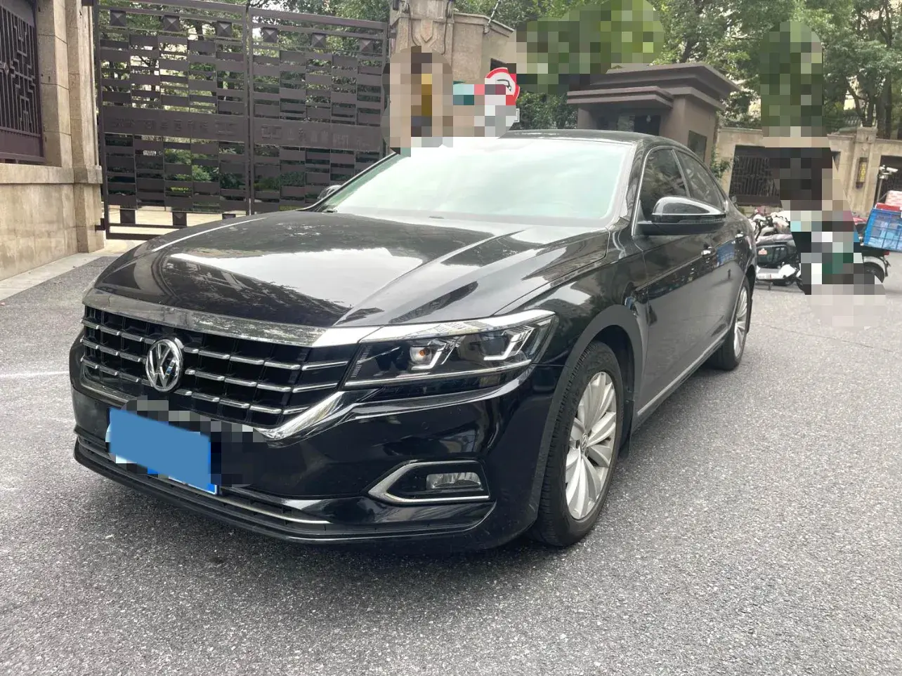 2019 VOLKSWAGEN PASSAT view 1