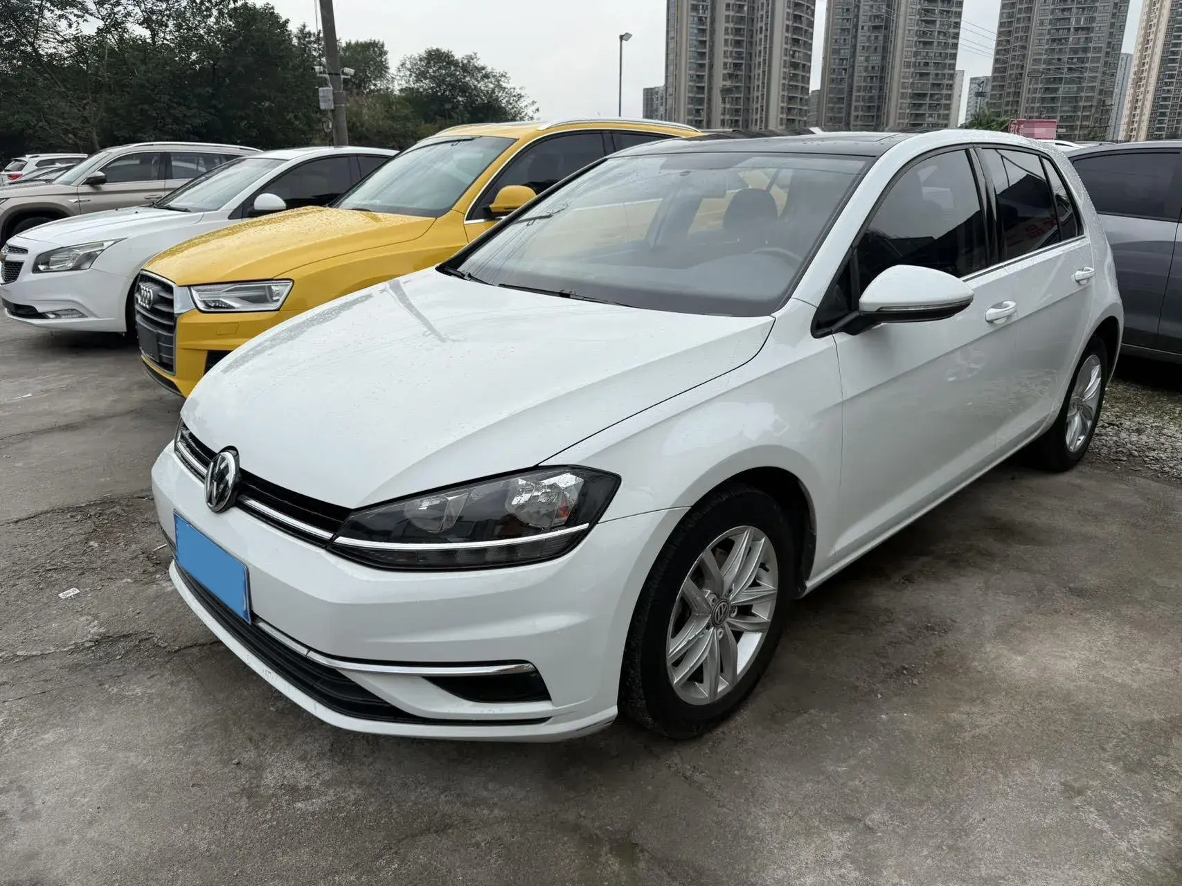 2018 VOLKSWAGEN GOLF view 1
