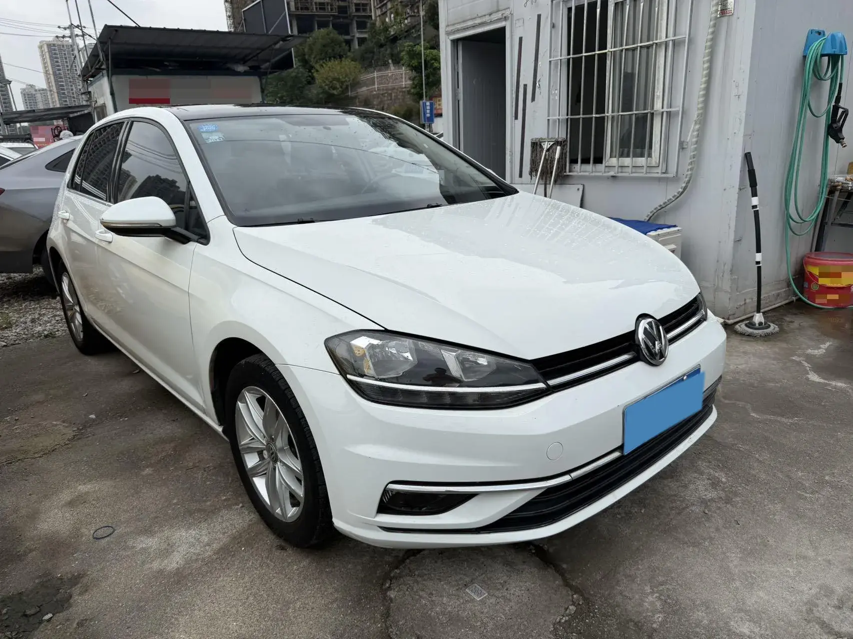 2018 VOLKSWAGEN GOLF thumbnail 3