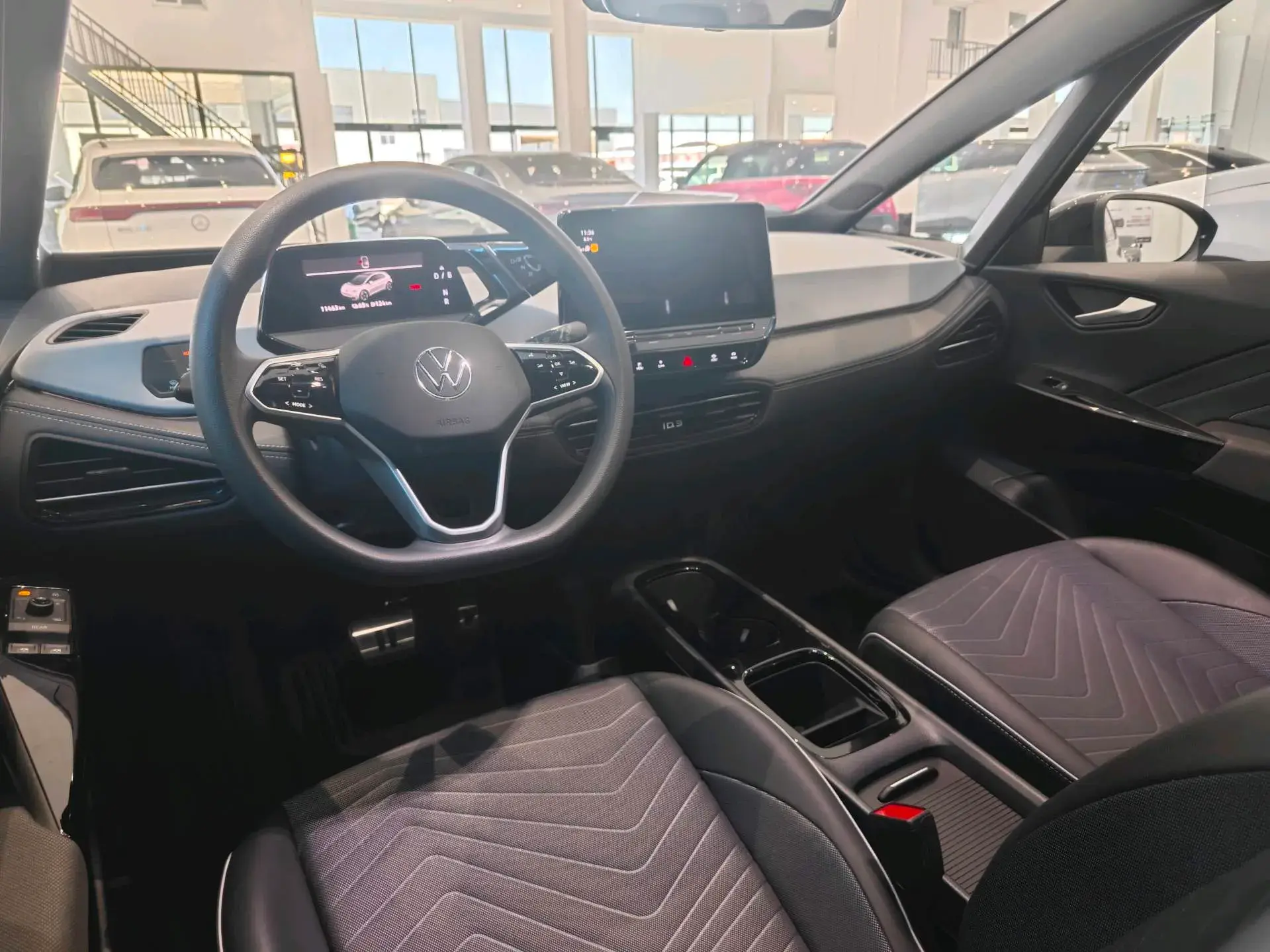 2024 VOLKSWAGEN ID.3 thumbnail 4