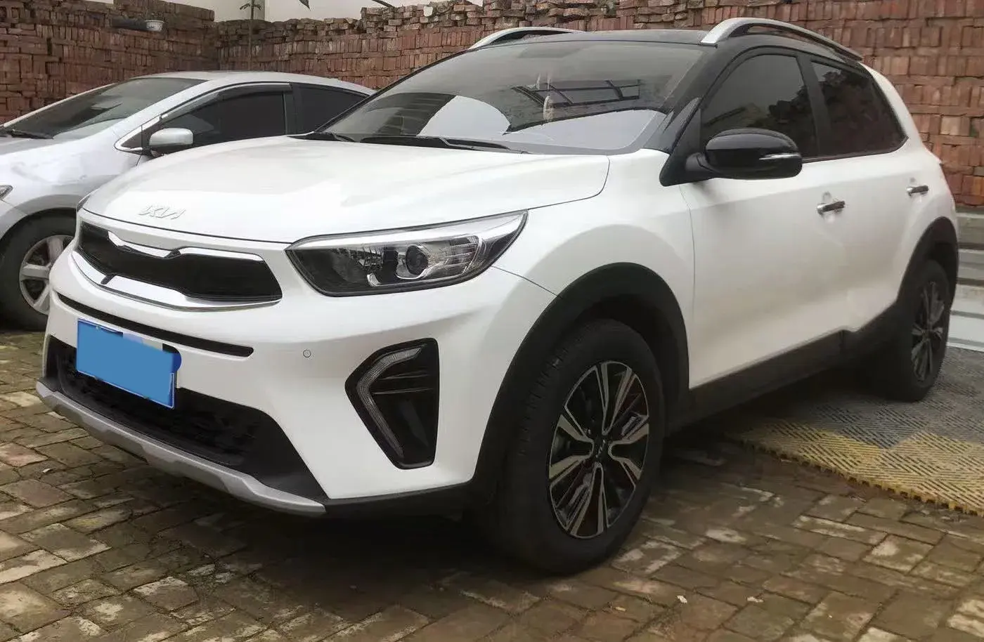 2021 KIA KX1 view 1