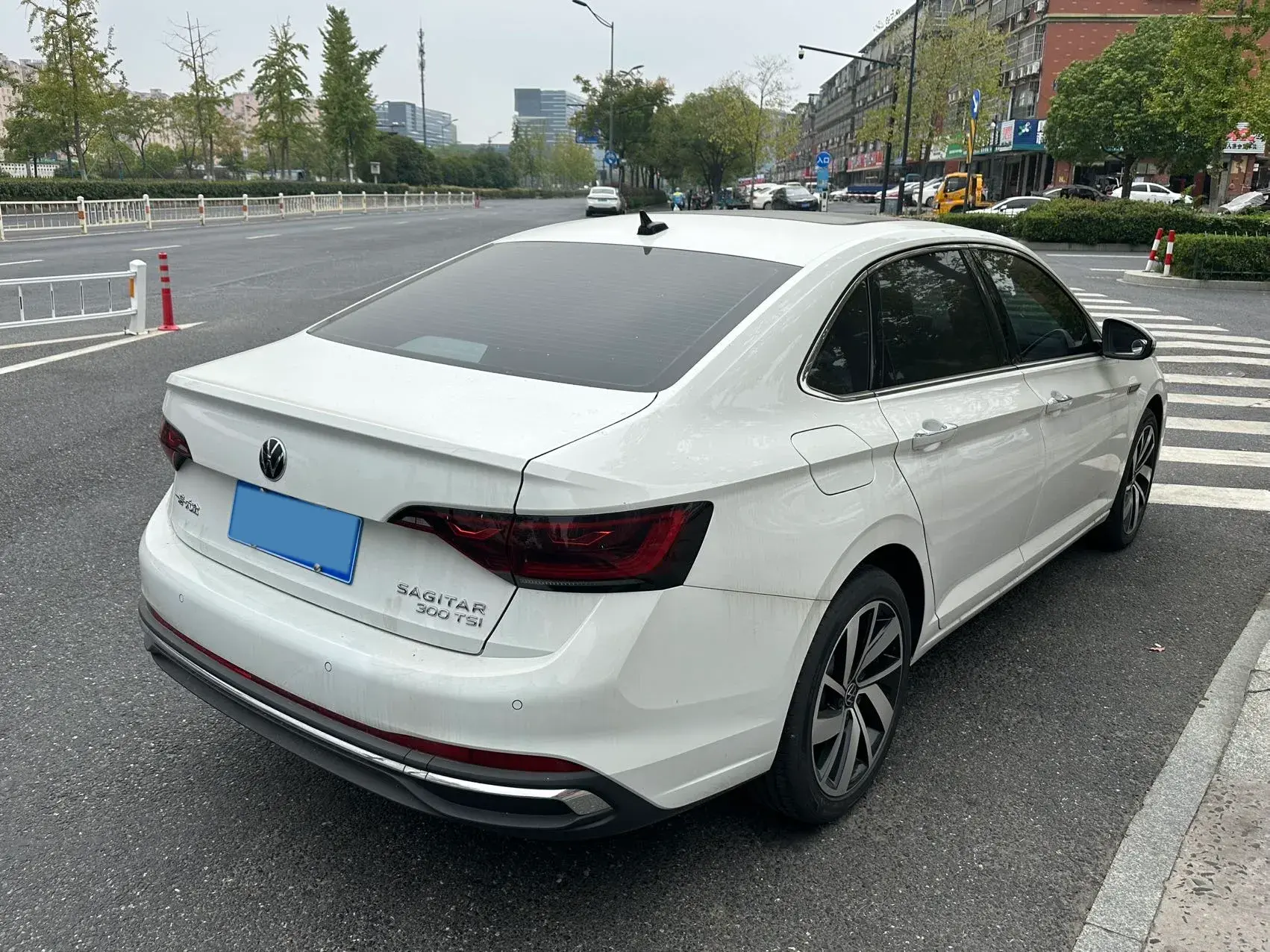 2025 VOLKSWAGEN SAGITAR thumbnail 4