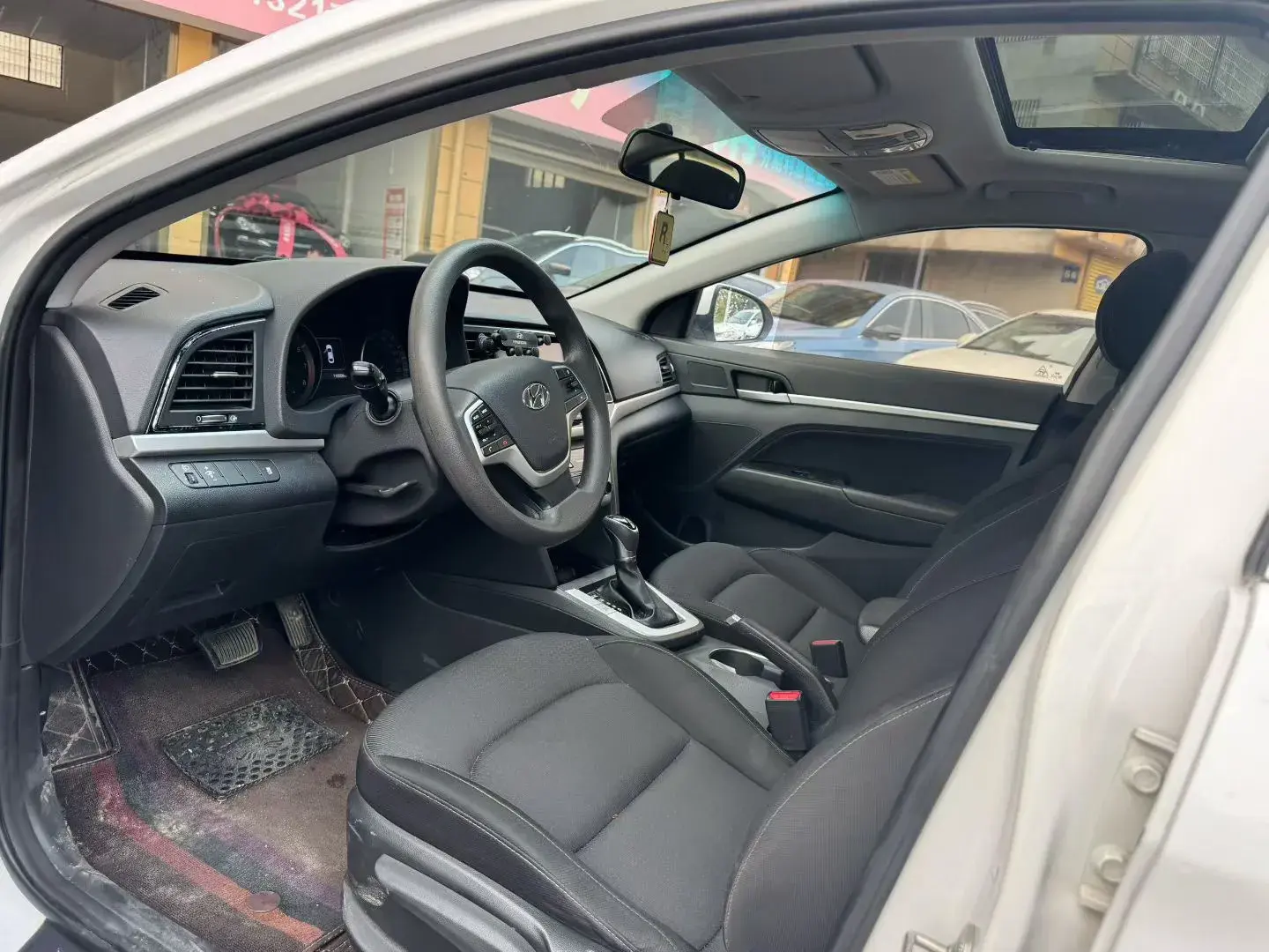 2019 HYUNDAI ELANTRA thumbnail 4