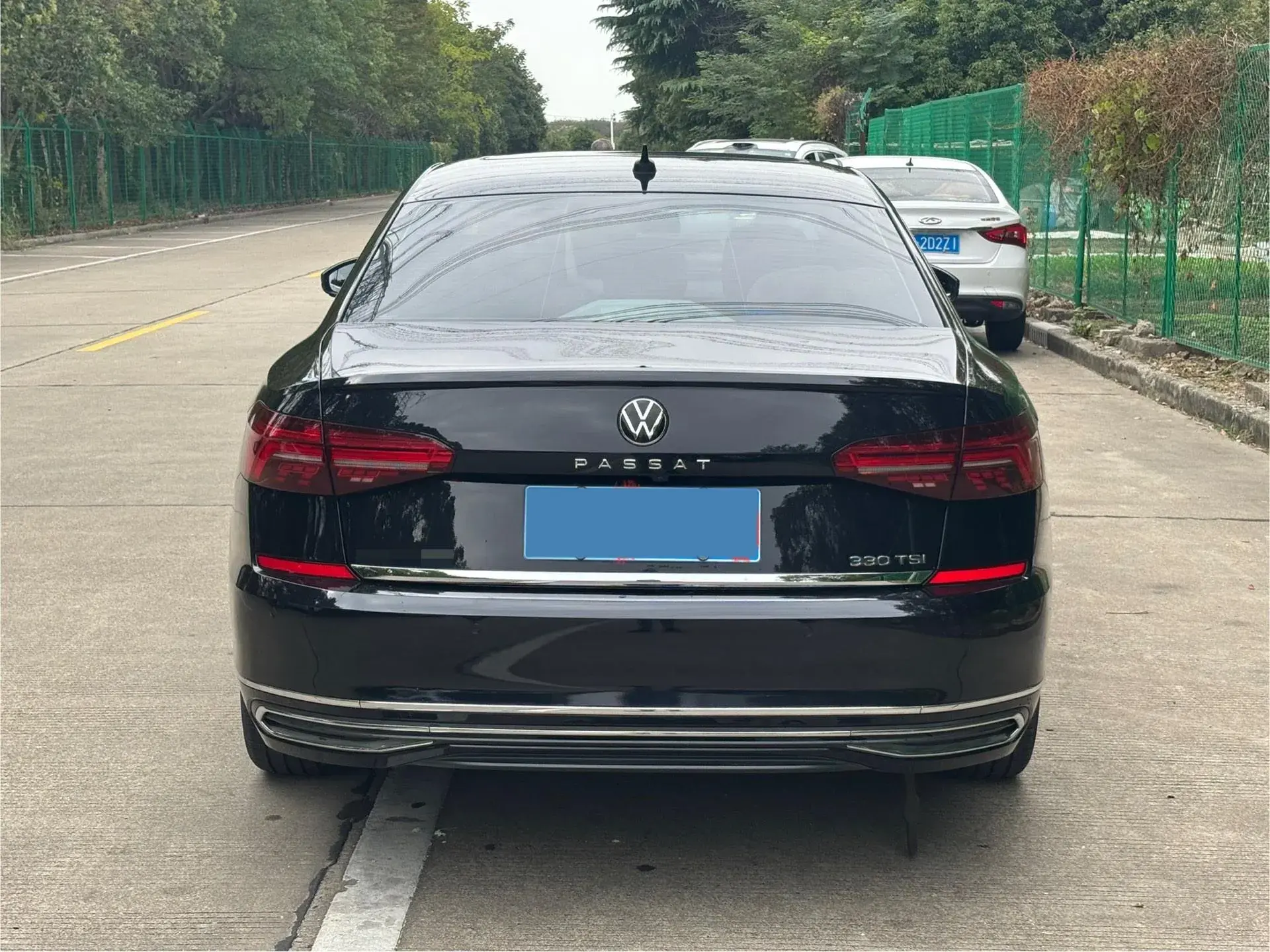 2021 VOLKSWAGEN PASSAT thumbnail 4