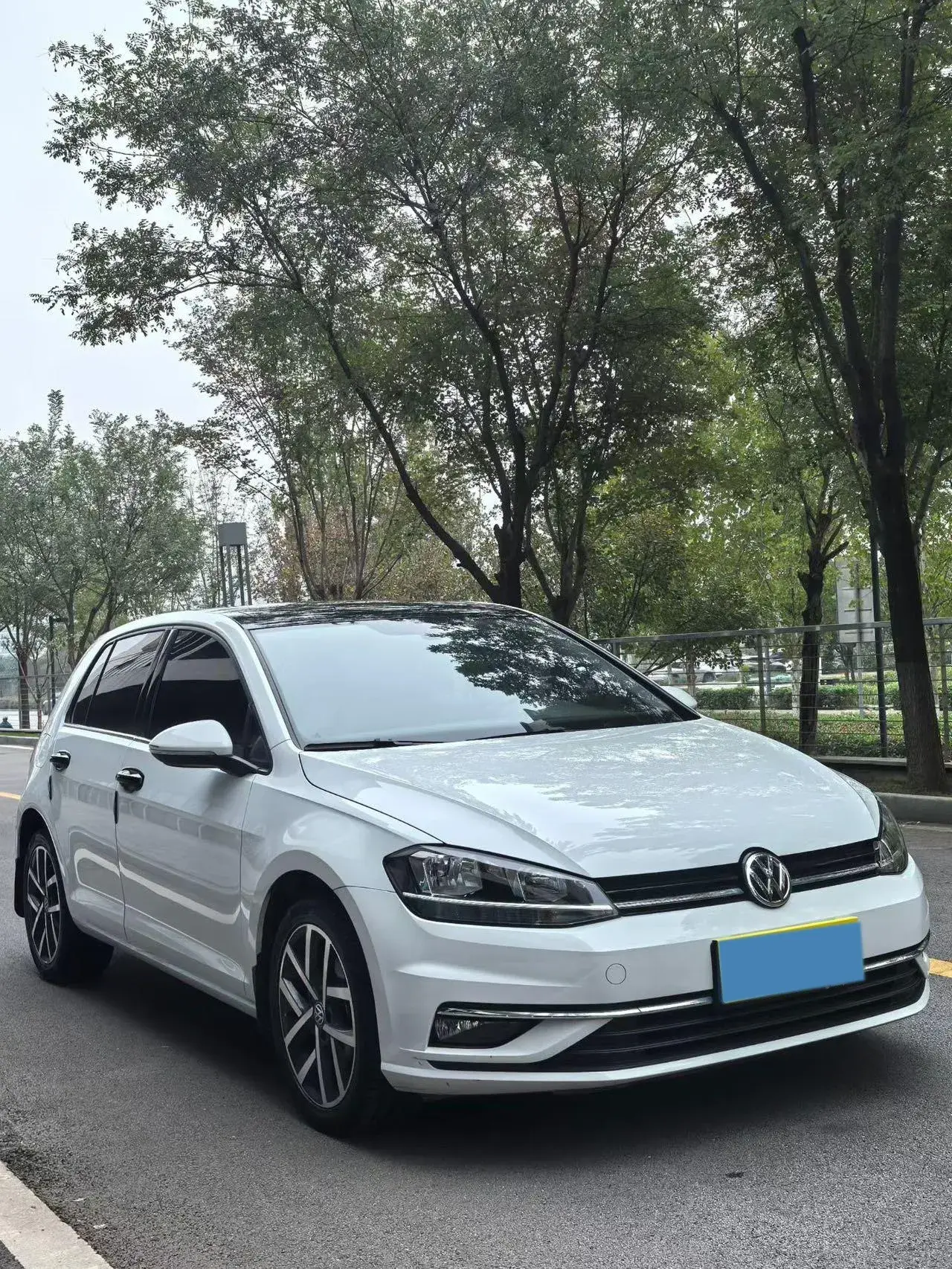 2020 VOLKSWAGEN GOLF thumbnail 4