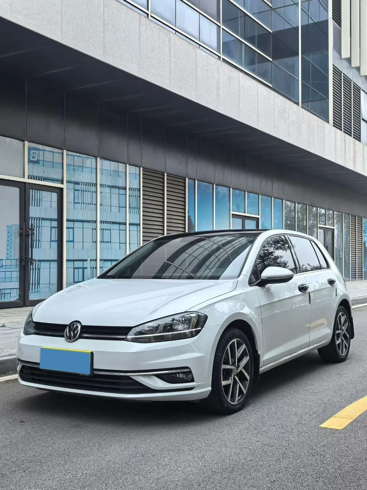 2020 VOLKSWAGEN GOLF thumbnail 2
