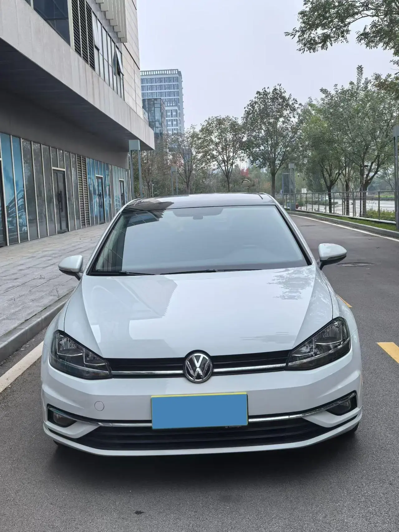 2020 VOLKSWAGEN GOLF thumbnail 3