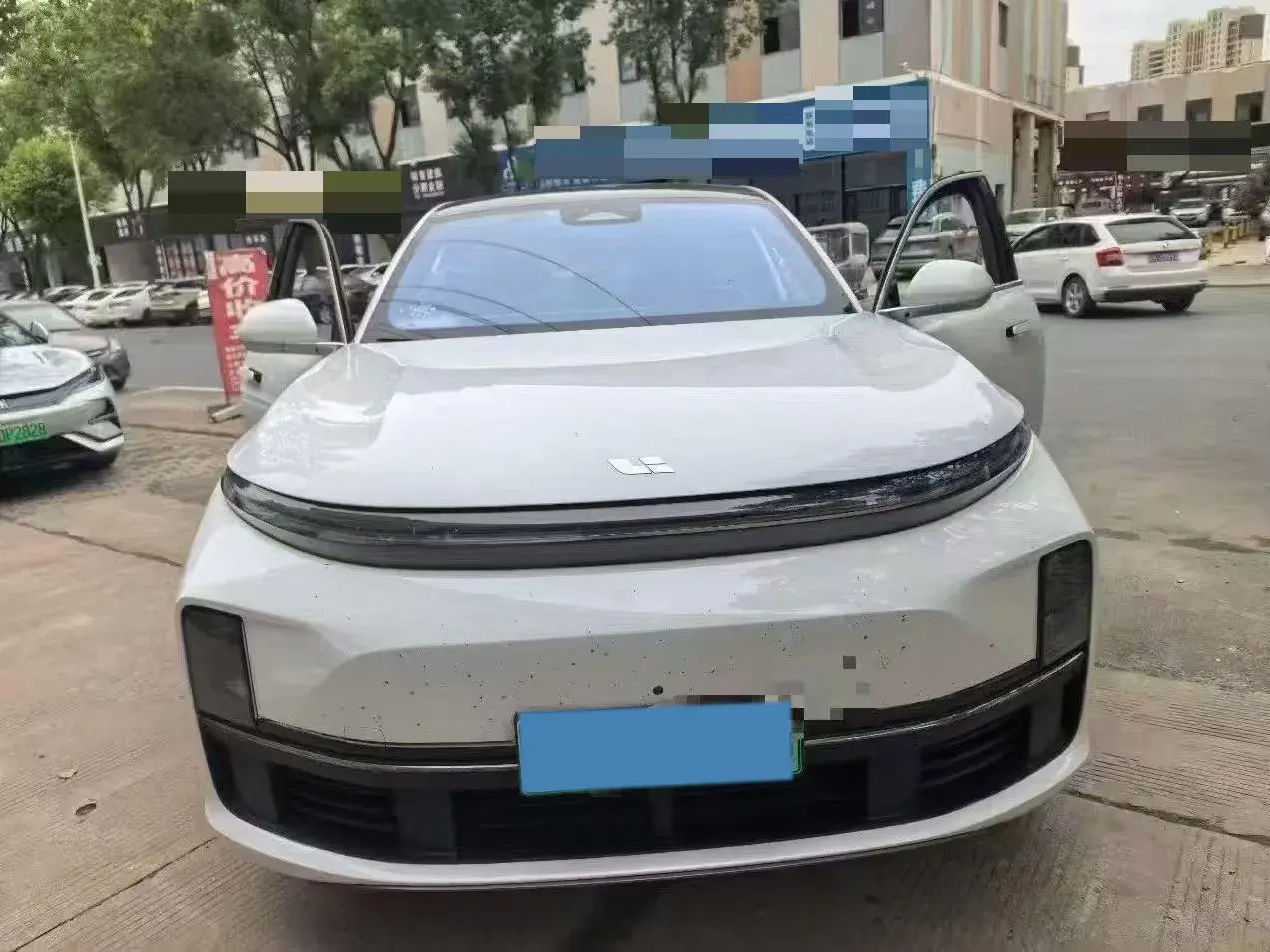 2023 LI L7 thumbnail 2