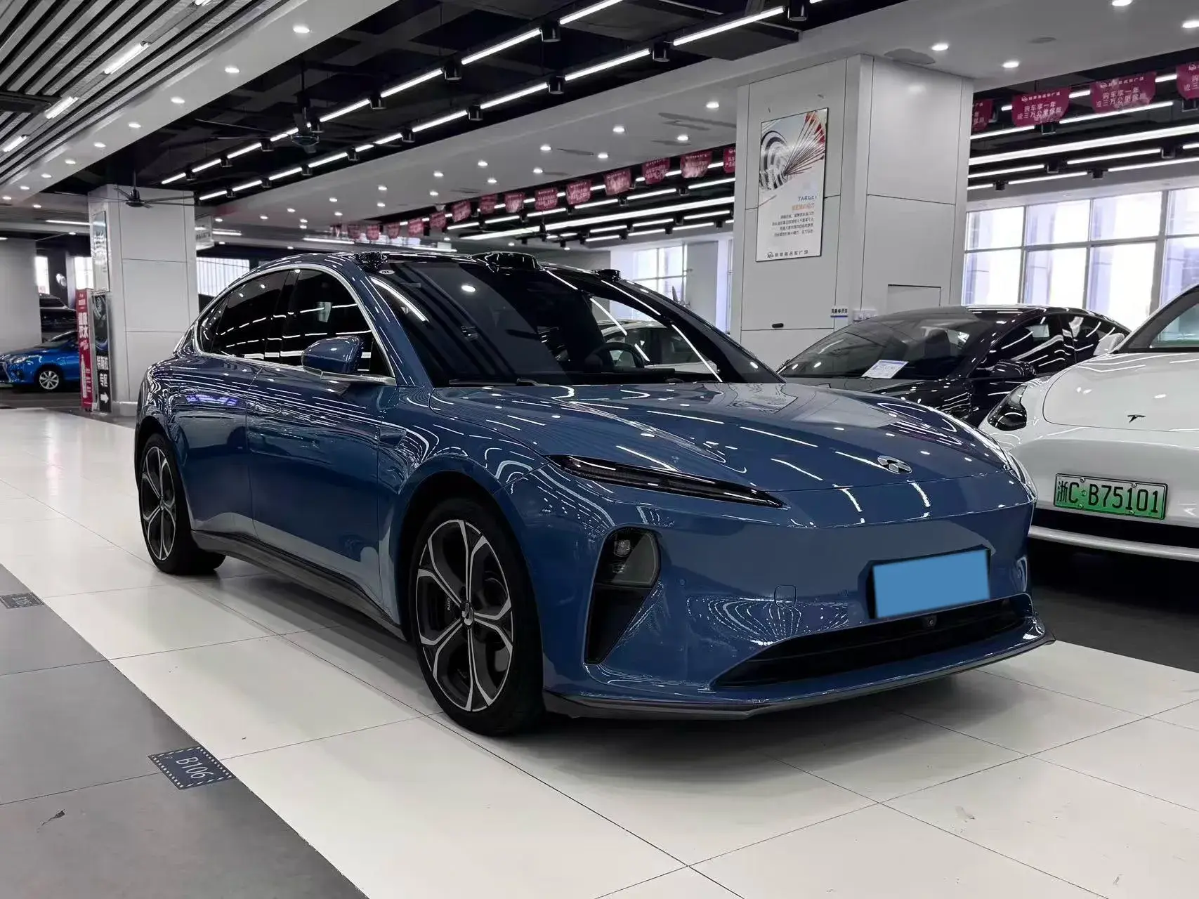 2024 NIO ET5 thumbnail 3