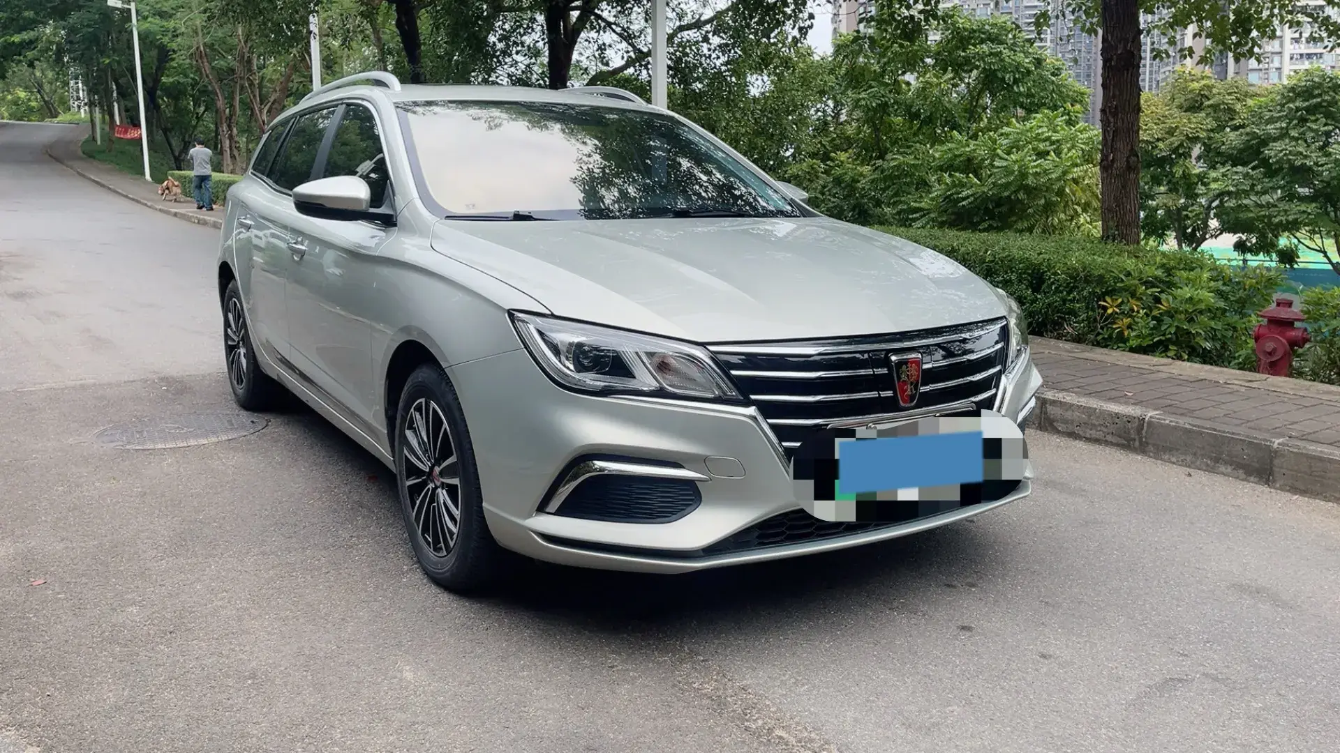 2018 ROEWE EI5 thumbnail 3