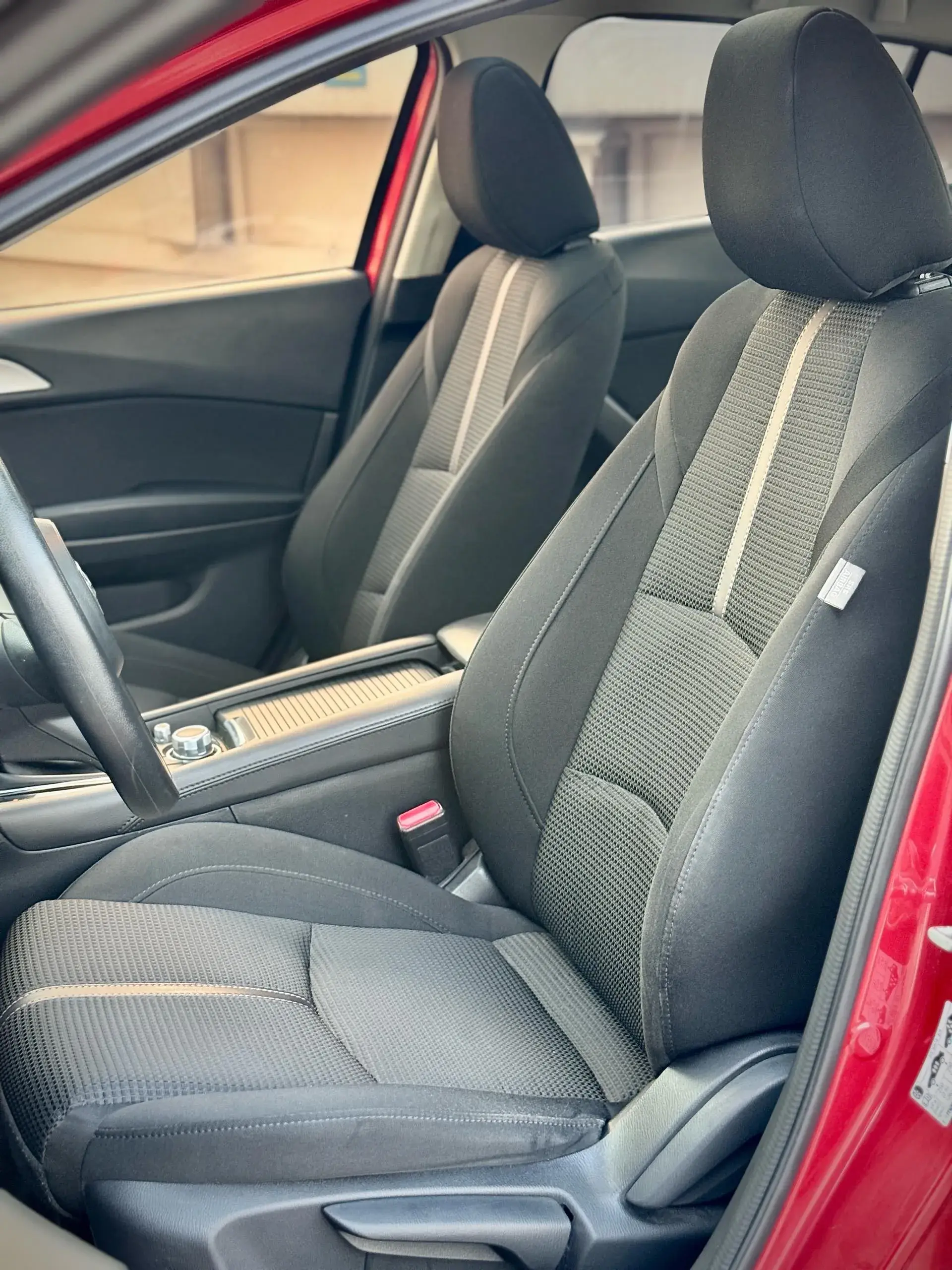 2017 MAZDA 3 thumbnail 4