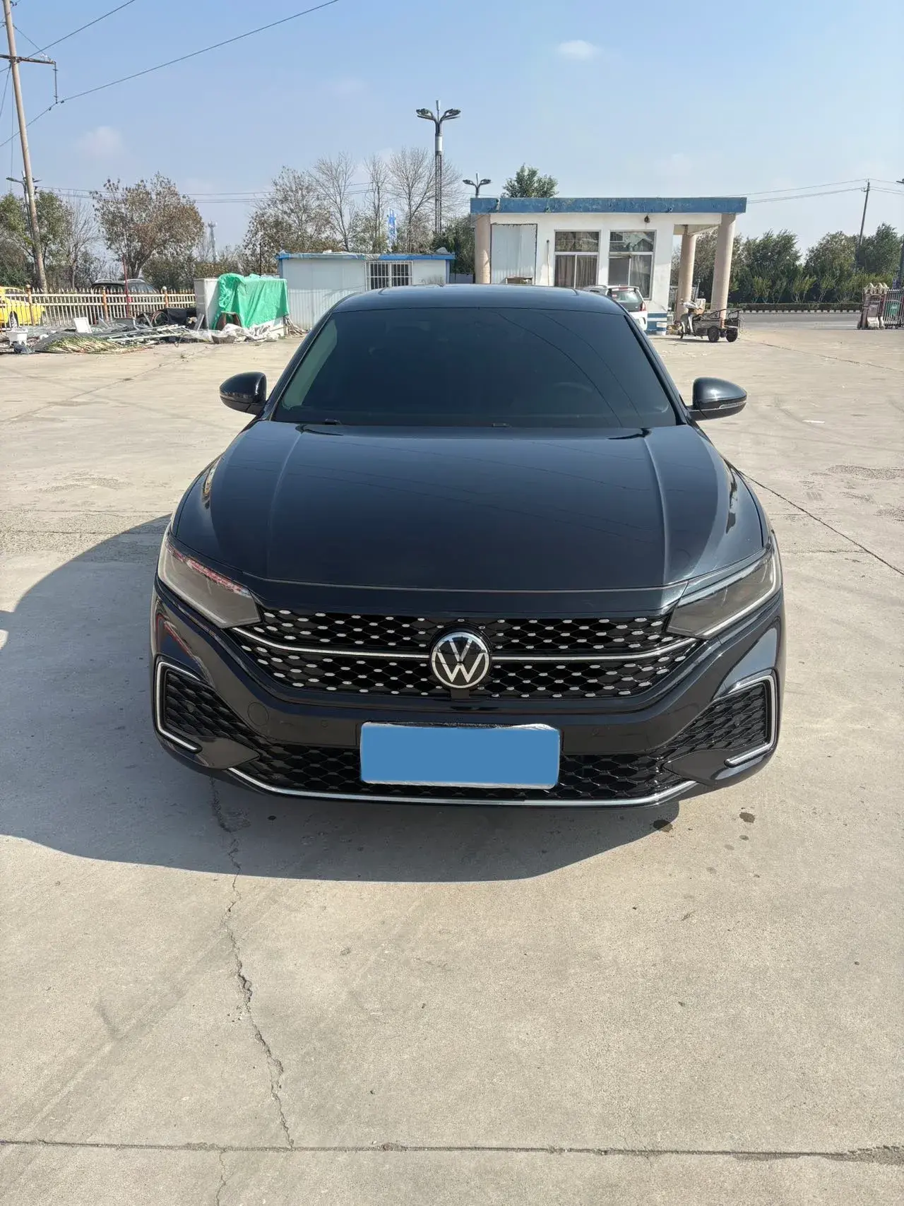 2023 VOLKSWAGEN PASSAT thumbnail 3