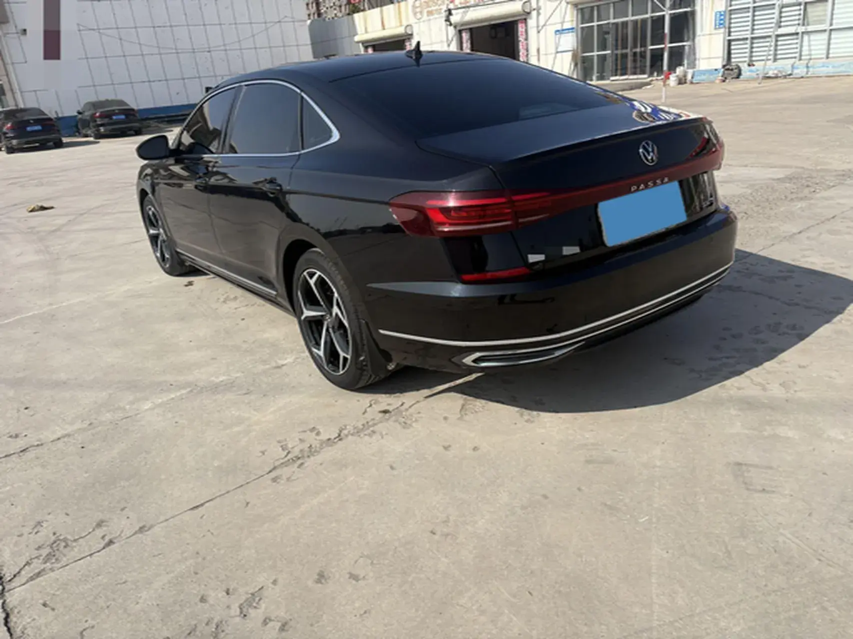 2023 VOLKSWAGEN PASSAT thumbnail 4