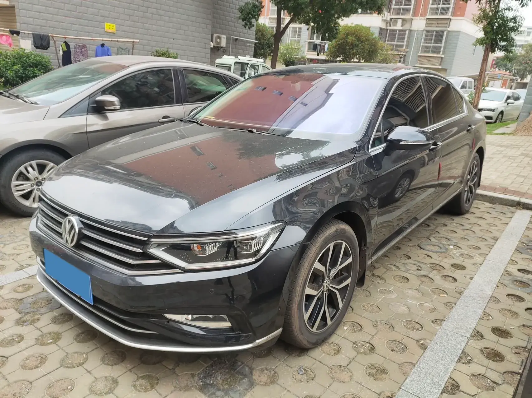 2020 VOLKSWAGEN MAGOTAN view 1