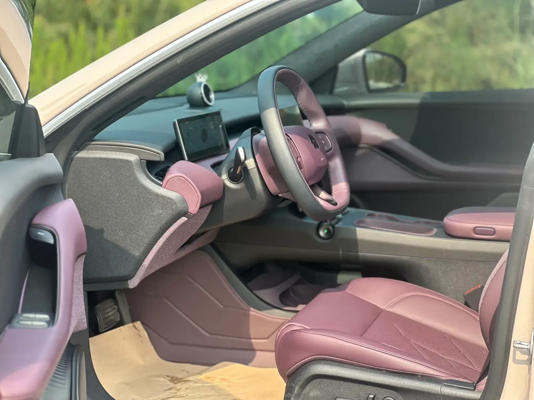 2024 NIO ET5 thumbnail 4