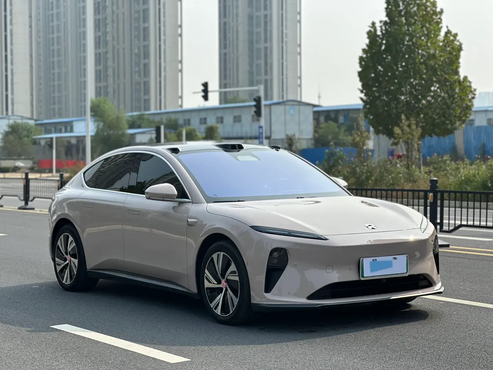 2024 NIO ET5 thumbnail 3